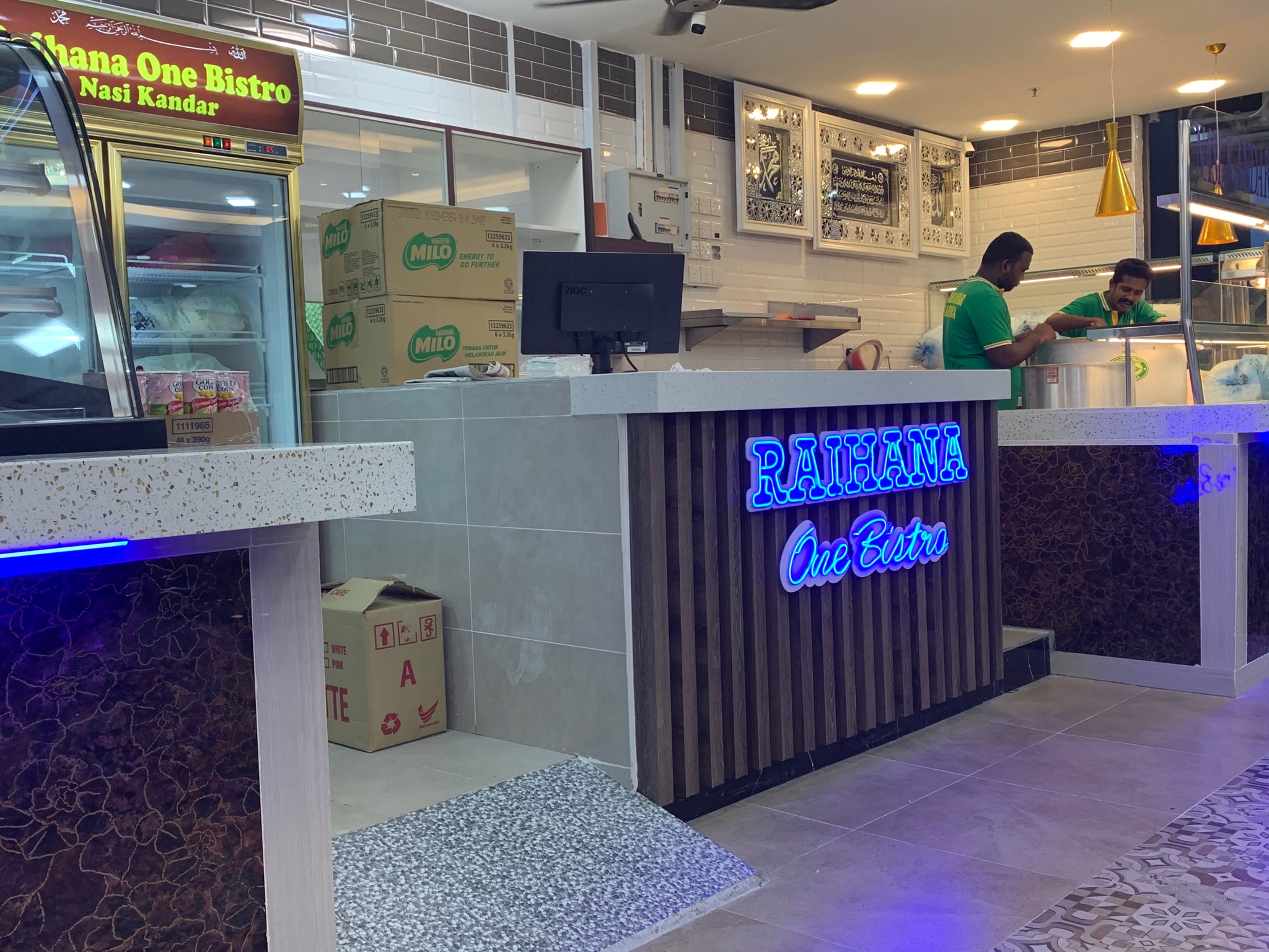 Cyberjaya Info on Twitter: "Makanan percuma di Restoran Raihana One Bistro di Kenwingston. Siapa nak cuba, boleh datang sekarang. Restoran akan dibuka secara rasmi selepas solat Jumaat esok. https://t.co/0iTatsj7Sv" / Twitter